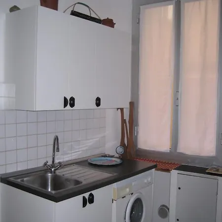 Porta Sul Porto Antico Генуя